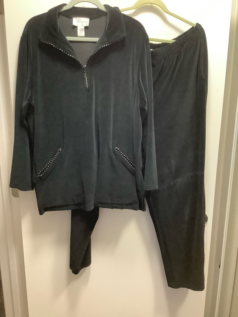 Sport Savvy Woman’s True Black Dressy Velour Athletic Top and Bottom Size 1X